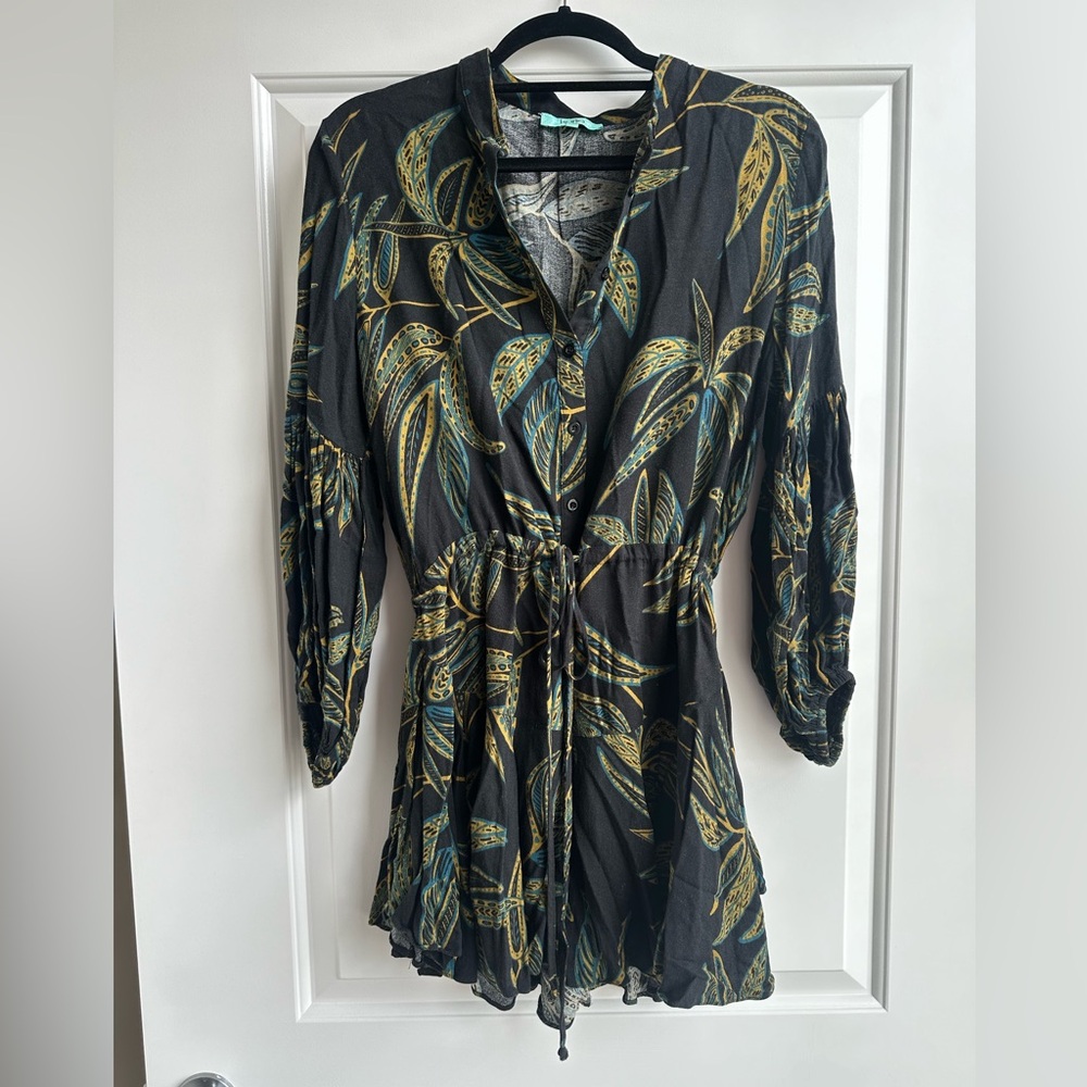 KARLIE long sleeve mini dress with leaf print.